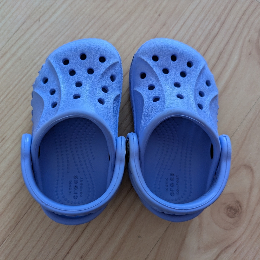 Purple Crocs toddler size C4